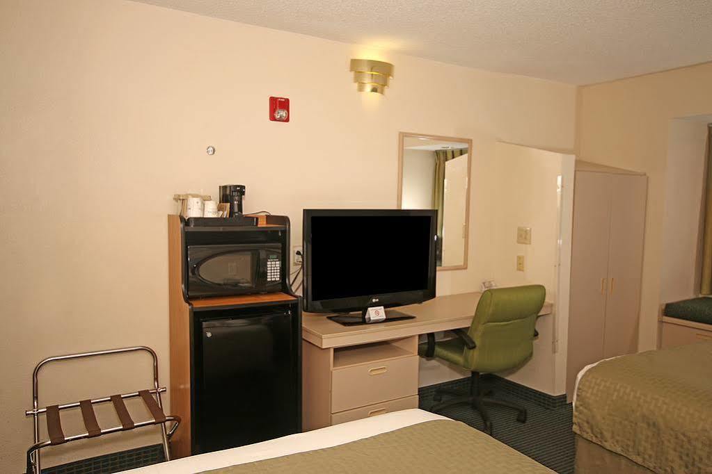 Microtel Inn & Suites By Wyndham Statesville Exterior foto